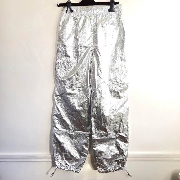 New Zara Shiny Metallic Silver Parachute Mid Rise Pants Trousers 8338/405 NWT XS - Picture 11 of 12